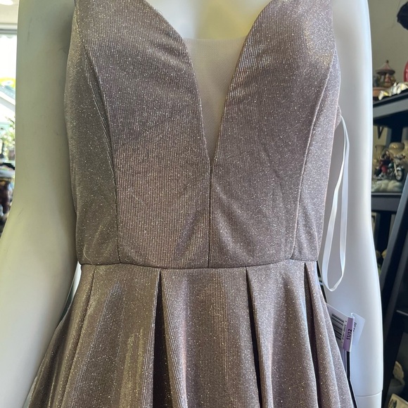 Dress - Picture 6 of 12